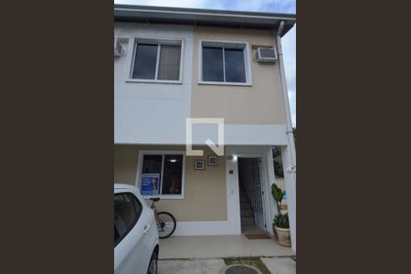 Casa de condomínio para alugar com 105m², 3 quartos e 2 vagasFachada