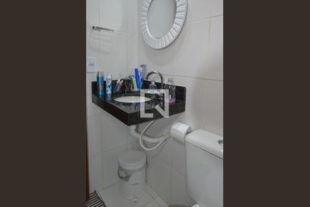 Casa de condomínio para alugar com 105m², 3 quartos e 2 vagas Banheiro social