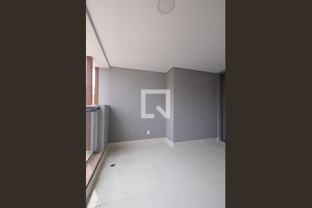 Apartamento à venda com 165m², 4 quartos e 2 vagas Apartamento à venda com 165m², 4 quartos e 2 vagasVaranda 2