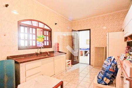 Casa à venda com 450m², 3 quartos e 5 vagasEdícula - Cozinha