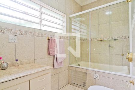 Casa à venda com 450m², 3 quartos e 5 vagasBanheiro da Suíte