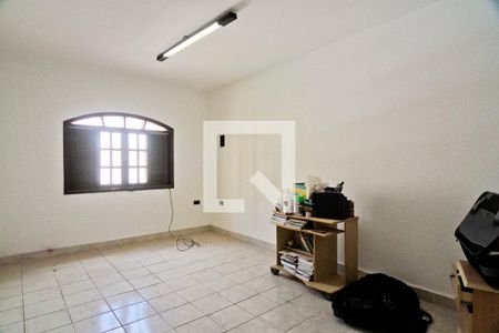 Casa à venda com 450m², 3 quartos e 5 vagasEdícula - Quarto 2