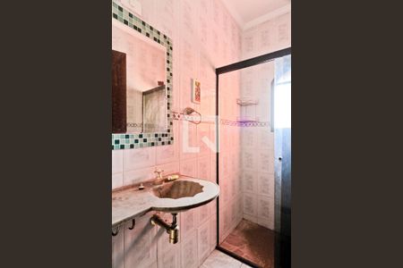 Casa à venda com 450m², 3 quartos e 5 vagasEdícula - Banheiro