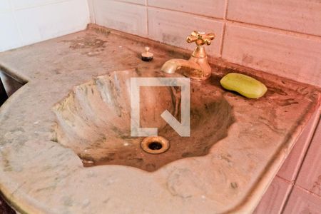 Casa à venda com 450m², 3 quartos e 5 vagasEdícula - Banheiro