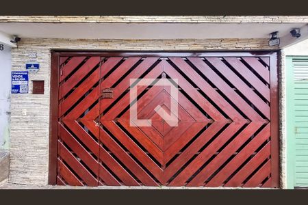 Casa à venda com 120m², 2 quartos e 2 vagas Casa à venda com 120m², 2 quartos e 2 vagasFachada