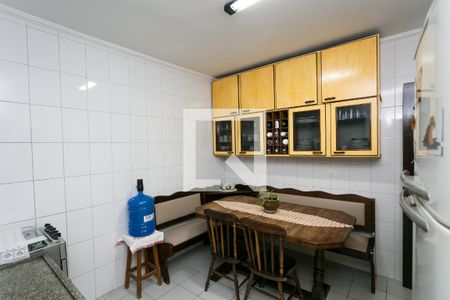 Casa à venda com 120m², 2 quartos e 2 vagas Casa à venda com 120m², 2 quartos e 2 vagasCozinha