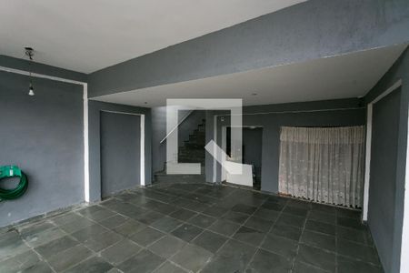 Casa à venda com 120m², 2 quartos e 2 vagas Casa à venda com 120m², 2 quartos e 2 vagasGaragem para 2 carros