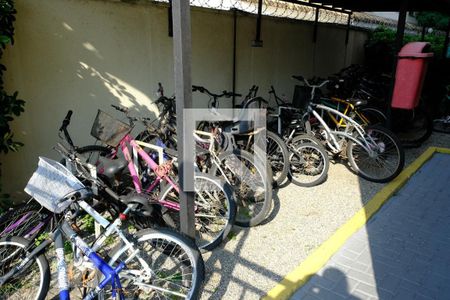 Apartamento para alugar com 54m², 2 quartos e 1 vaga Apartamento para alugar com 54m², 2 quartos e 1 vagaÁrea comum - Bicicletario