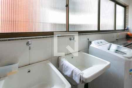 Apartamento à venda com 180m², 4 quartos e 3 vagas Apartamento à venda com 180m², 4 quartos e 3 vagasÁrea de Serviço