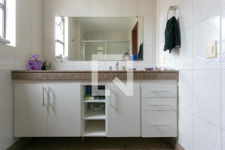 Apartamento à venda com 180m², 4 quartos e 3 vagas Apartamento à venda com 180m², 4 quartos e 3 vagasBanheiro da Suíte 2