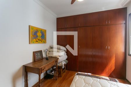 Apartamento à venda com 180m², 4 quartos e 3 vagas Apartamento à venda com 180m², 4 quartos e 3 vagasQuarto 4 - Suíte