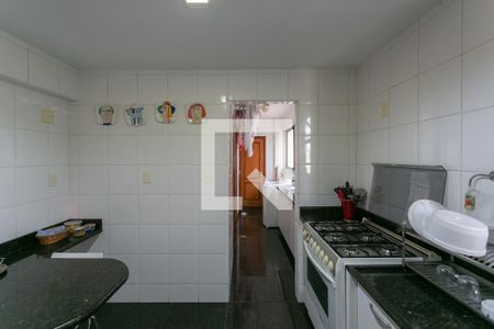 Apartamento à venda com 180m², 4 quartos e 3 vagas Apartamento à venda com 180m², 4 quartos e 3 vagasCozinha