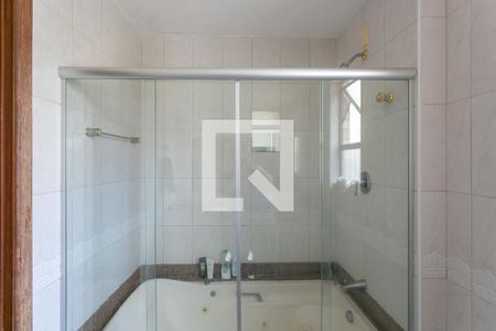 Apartamento à venda com 180m², 4 quartos e 3 vagas Apartamento à venda com 180m², 4 quartos e 3 vagasBanheiro da Suíte 2