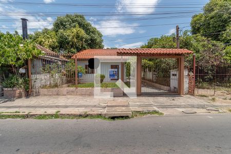 Casa à venda com 150m², 2 quartos e 4 vagas Casa à venda com 150m², 2 quartos e 4 vagasFachada