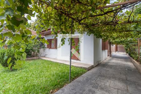 Casa à venda com 150m², 2 quartos e 4 vagas Casa à venda com 150m², 2 quartos e 4 vagasQuintal