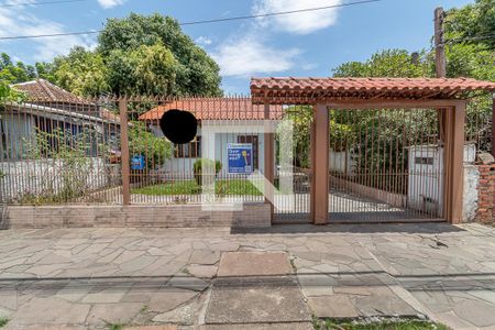 Casa à venda com 150m², 2 quartos e 4 vagas Casa à venda com 150m², 2 quartos e 4 vagasFachada