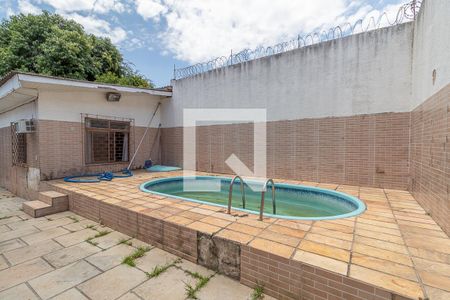 Casa à venda com 150m², 2 quartos e 4 vagas Casa à venda com 150m², 2 quartos e 4 vagasPiscina