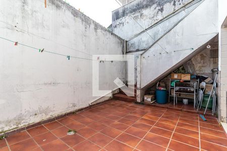 Casa à venda com 100m², 3 quartos e 2 vagas Casa à venda com 100m², 3 quartos e 2 vagasQuintal
