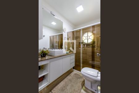 Casa à venda com 300m², 3 quartos e 5 vagas Casa à venda com 300m², 3 quartos e 5 vagasBanheiro