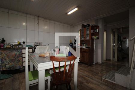 Casa à venda com 108m², 3 quartos e 2 vagascozinha/garagem