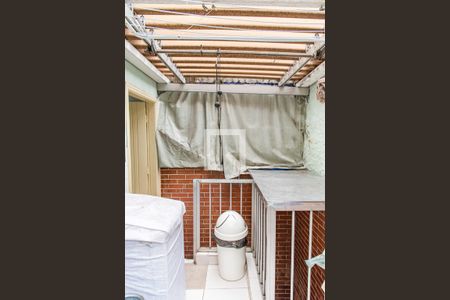 Casa à venda com 145m², 4 quartos e 1 vaga Casa à venda com 145m², 4 quartos e 1 vagaÁrea de serviço 2