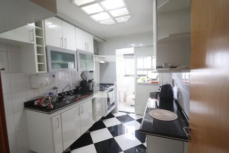 Apartamento à venda com 90m², 4 quartos e 2 vagasCozinha 