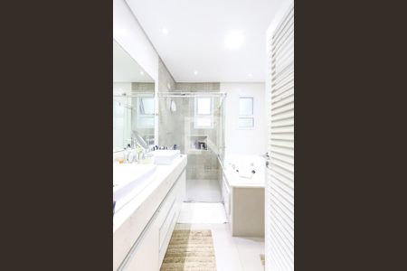 Casa à venda com 280m², 3 quartos e 4 vagas Casa à venda com 280m², 3 quartos e 4 vagasBanheiro da Suíte 1