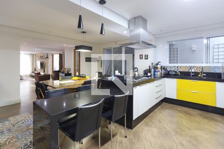 Casa à venda com 280m², 3 quartos e 4 vagas Casa à venda com 280m², 3 quartos e 4 vagasCozinha