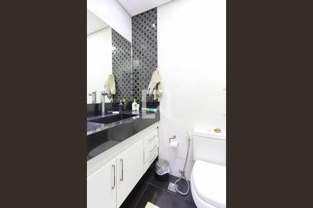 Casa à venda com 280m², 3 quartos e 4 vagas Casa à venda com 280m², 3 quartos e 4 vagasBanheiro da Suíte 2