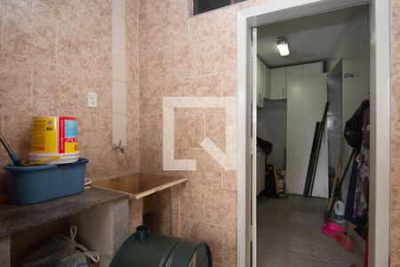 Casa à venda com 240m², 2 quartos e 2 vagas Casa à venda com 240m², 2 quartos e 2 vagasÁrea de Serviço