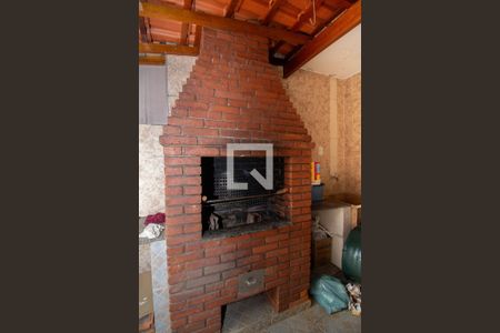 Casa à venda com 240m², 2 quartos e 2 vagas Casa à venda com 240m², 2 quartos e 2 vagasChurrasqueira