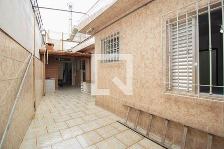 Casa à venda com 240m², 2 quartos e 2 vagas Casa à venda com 240m², 2 quartos e 2 vagasQuintal