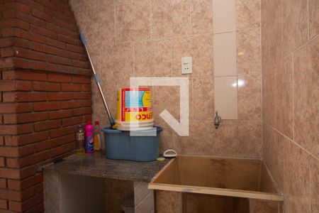 Casa à venda com 240m², 2 quartos e 2 vagas Casa à venda com 240m², 2 quartos e 2 vagasÁrea de Serviço