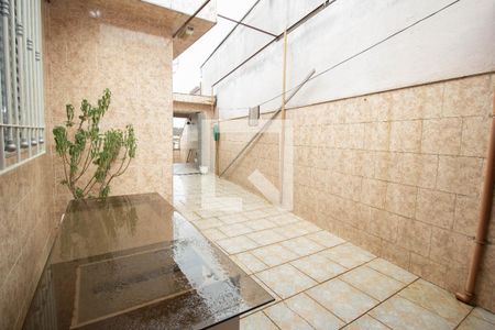 Casa à venda com 240m², 2 quartos e 2 vagas Casa à venda com 240m², 2 quartos e 2 vagasQuintal