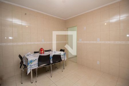 Casa à venda com 240m², 2 quartos e 2 vagas Casa à venda com 240m², 2 quartos e 2 vagasCozinha