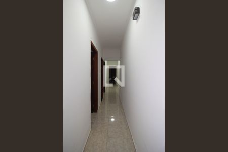 Casa à venda com 240m², 2 quartos e 2 vagas Casa à venda com 240m², 2 quartos e 2 vagasCorredor