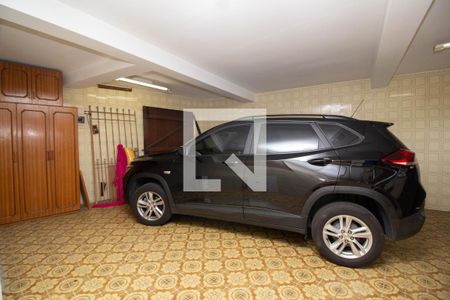 Casa à venda com 240m², 2 quartos e 2 vagas Casa à venda com 240m², 2 quartos e 2 vagasGaragem