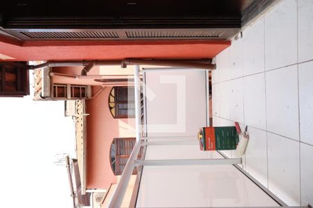 Casa de condomínio à venda com 130m², 3 quartos e 1 vagavaranda