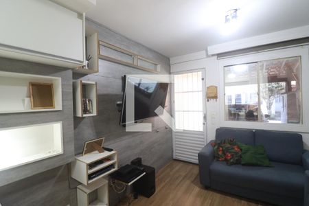 Sala  de casa de condomínio para alugar com 2 quartos, 77m² em Loteamento City Jaragua, São Paulo