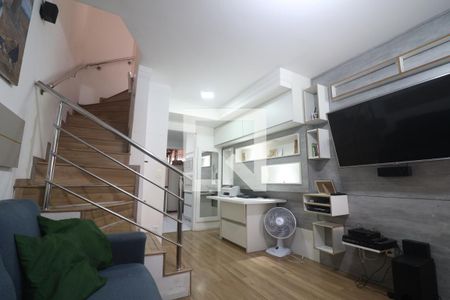 Sala  de casa de condomínio para alugar com 2 quartos, 77m² em Loteamento City Jaragua, São Paulo