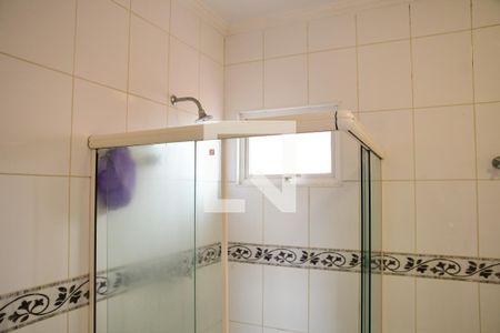 Casa de condomínio para alugar com 315m², 3 quartos e 6 vagasBanheiro da Suíte 3 