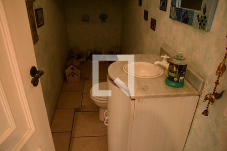 Casa de condomínio para alugar com 315m², 3 quartos e 6 vagasLavabo