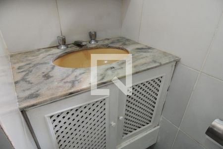 Casa à venda com 254m², 3 quartos e 2 vagasBanheiro Social 2