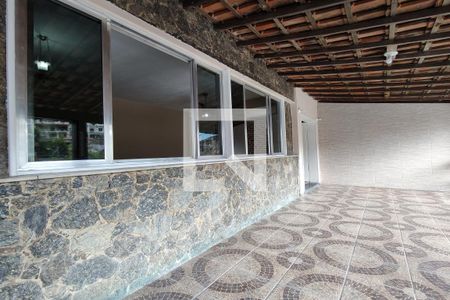 Casa à venda com 254m², 3 quartos e 2 vagasVaranda 