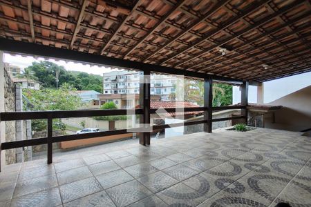 Casa à venda com 254m², 3 quartos e 2 vagasVaranda 