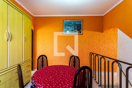 Casa à venda com 212m², 3 quartos e 2 vagas Casa à venda com 212m², 3 quartos e 2 vagasHall Dormitórios