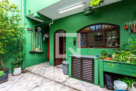 Casa à venda com 212m², 3 quartos e 2 vagas Casa à venda com 212m², 3 quartos e 2 vagasQuintal Fundos