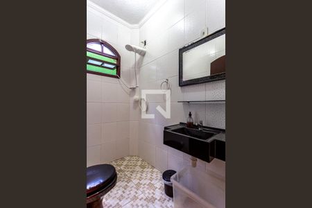 Casa à venda com 212m², 3 quartos e 2 vagas Casa à venda com 212m², 3 quartos e 2 vagasBanheiro