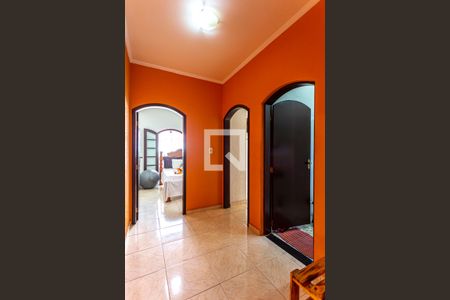 Casa à venda com 212m², 3 quartos e 2 vagas Casa à venda com 212m², 3 quartos e 2 vagasCorredor Dormitórios