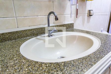 Casa à venda com 212m², 3 quartos e 2 vagas Casa à venda com 212m², 3 quartos e 2 vagasDetalhe do Banheiro da Suite